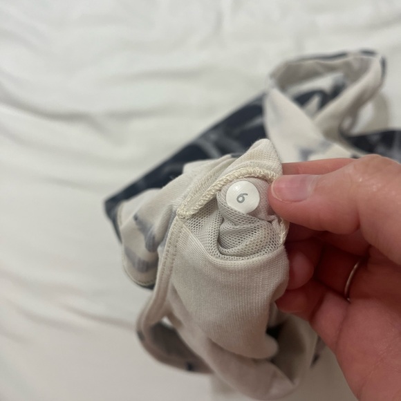 Lululemon Amala Tank - Picture 4 of 4